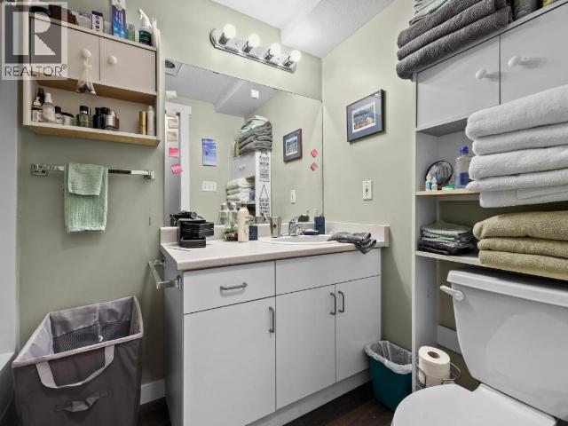 2017 Sunnycrest Avenue, Kamloops, British Columbia  V2B 4L9 - Photo 7 - 10385179