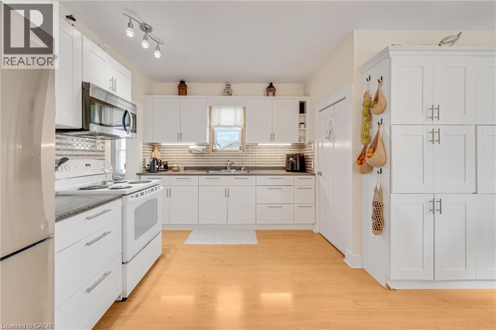 2330 Wilson Street W, Ancaster, Ontario  L0R 1A0 - Photo 4 - 40816914