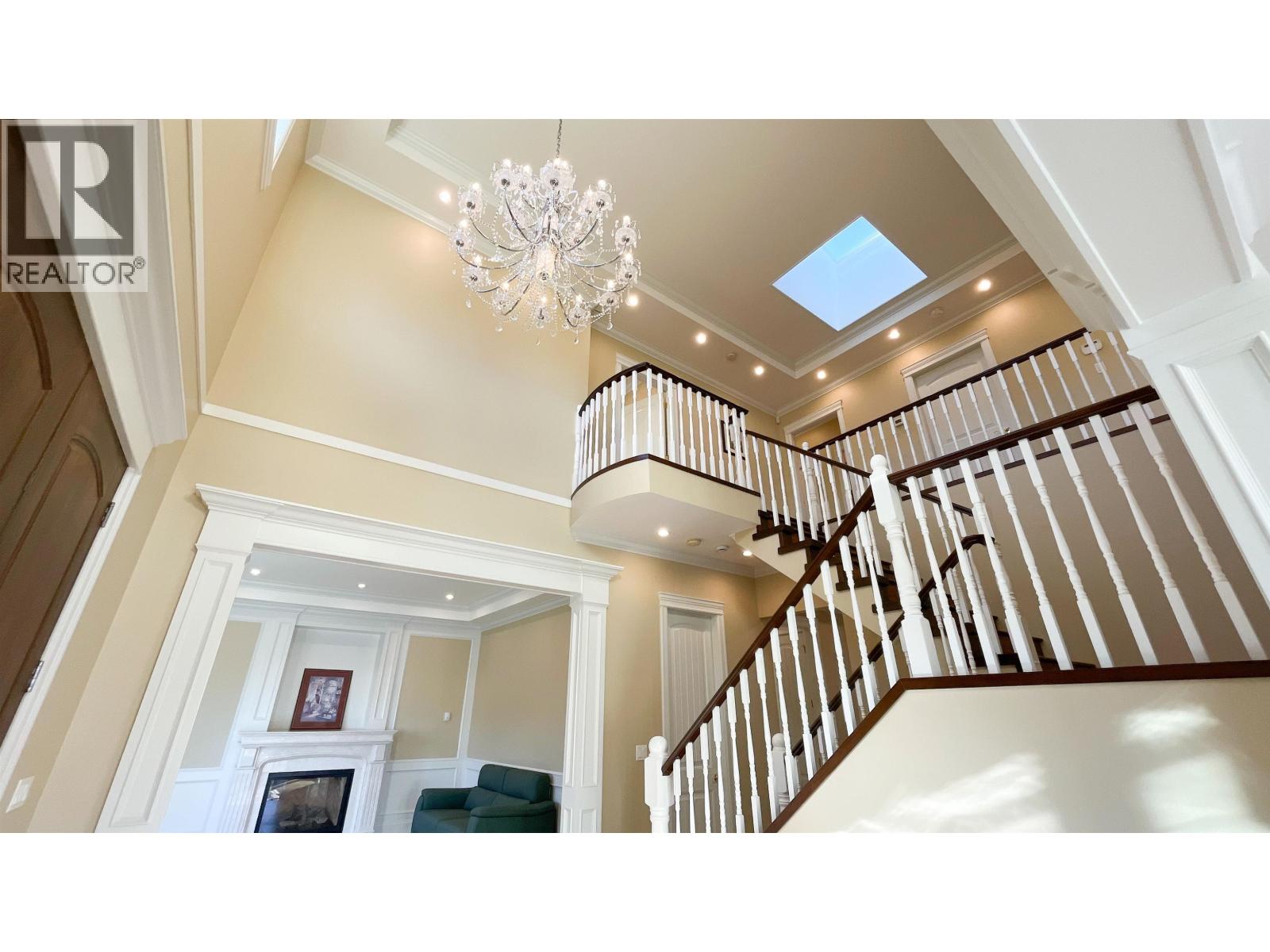 4319 Greta Street, Burnaby, British Columbia  V5J 1N9 - Photo 3 - R3086293