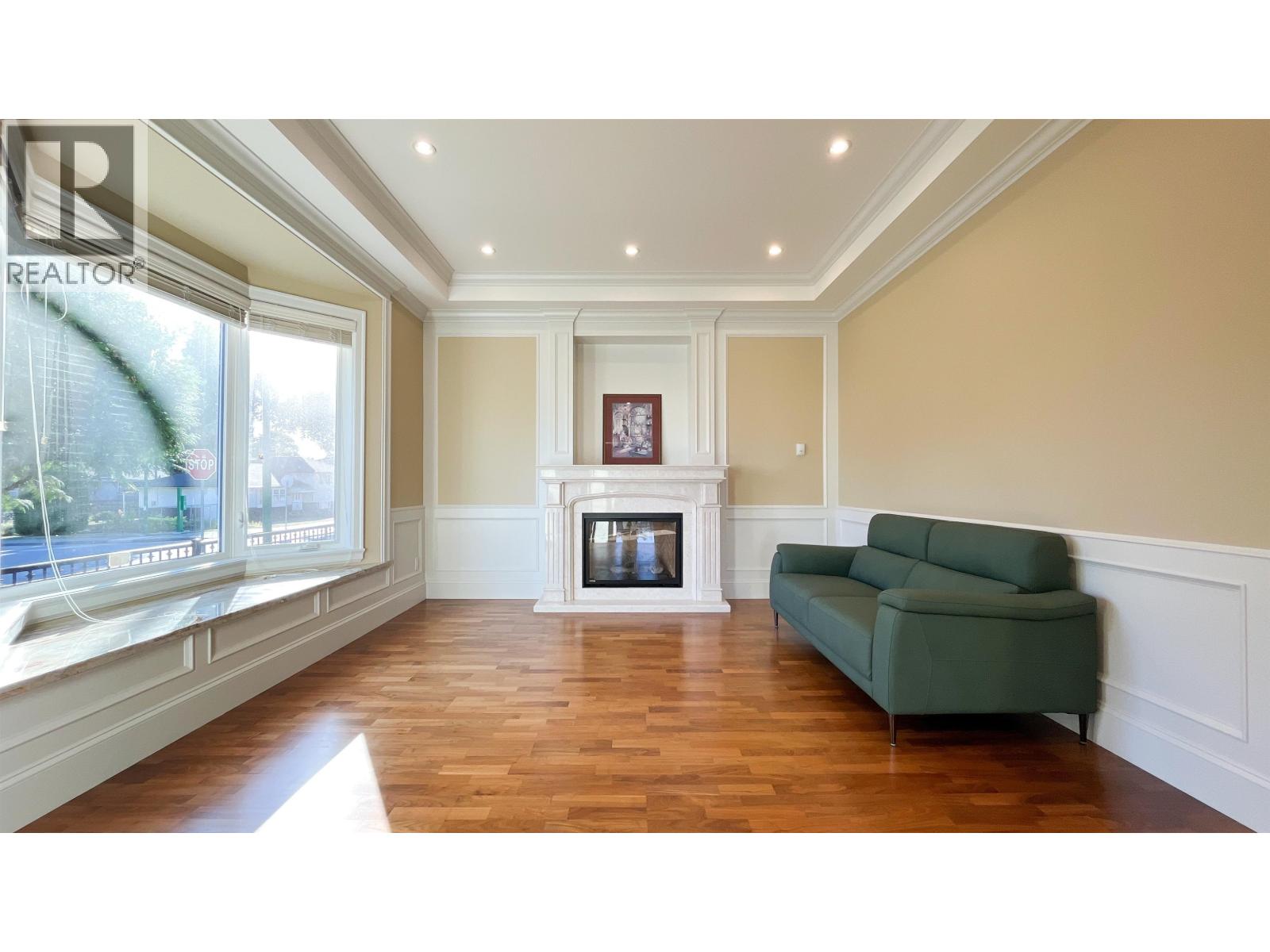 4319 Greta Street, Burnaby, British Columbia  V5J 1N9 - Photo 5 - R3086293