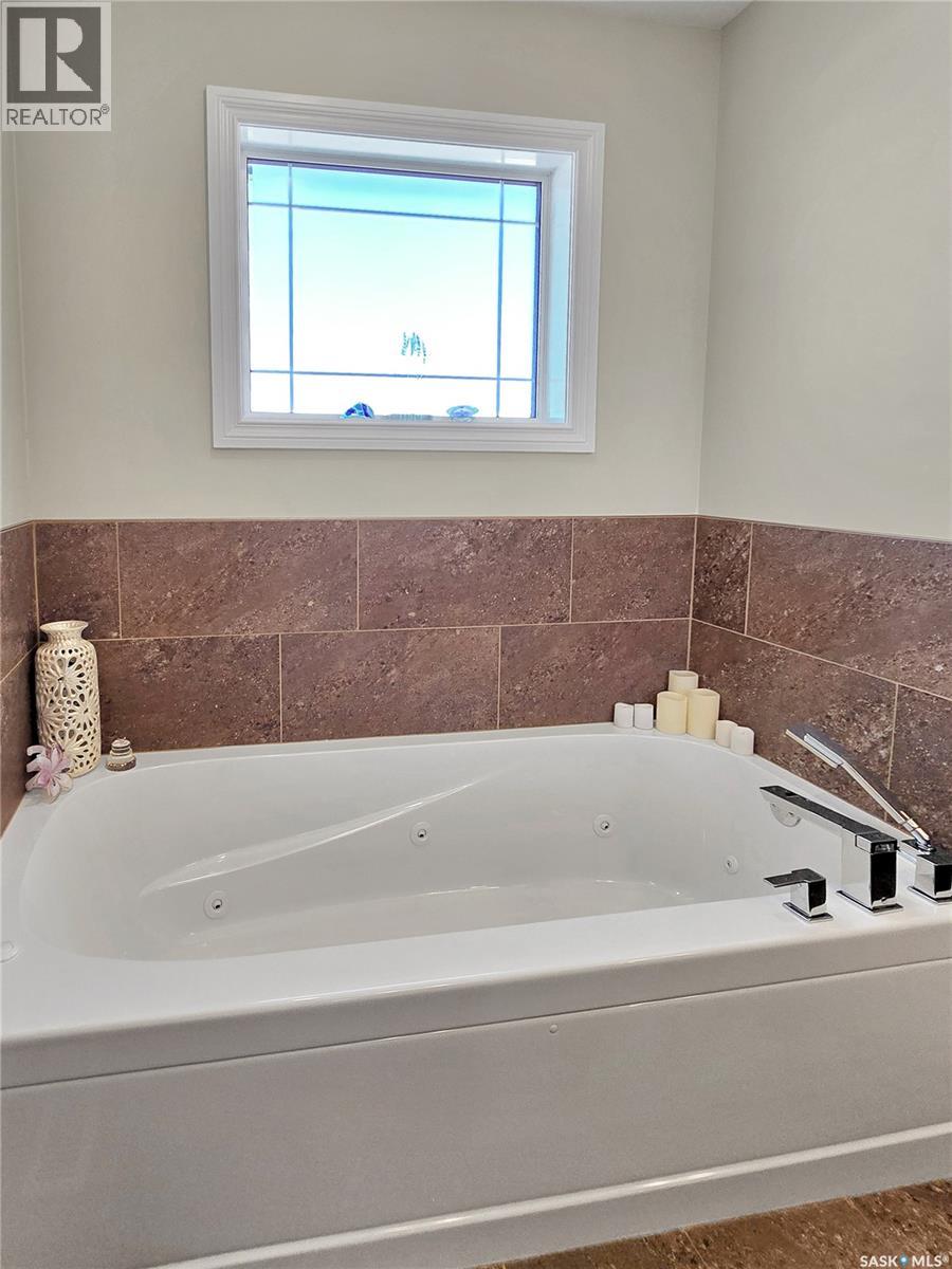 803 Salloum Crescent, Saskatoon, Saskatchewan  S7W 0N3 - Photo 24 - SK034303