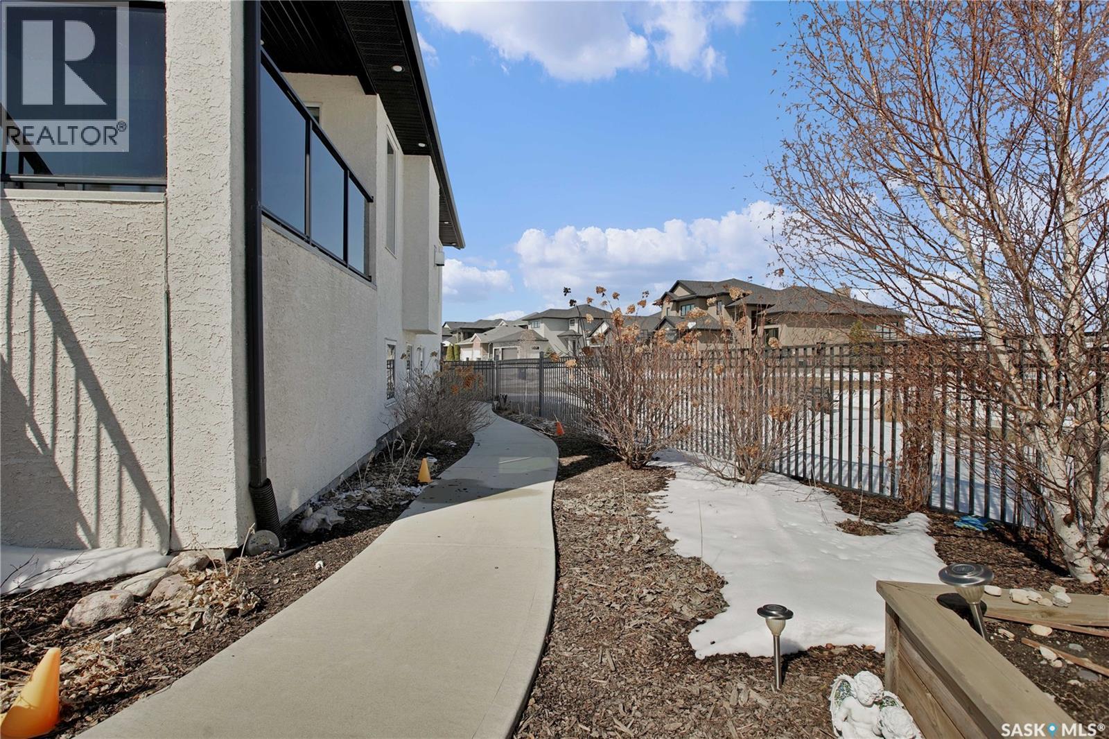 803 Salloum Crescent, Saskatoon, Saskatchewan  S7W 0N3 - Photo 42 - SK034303