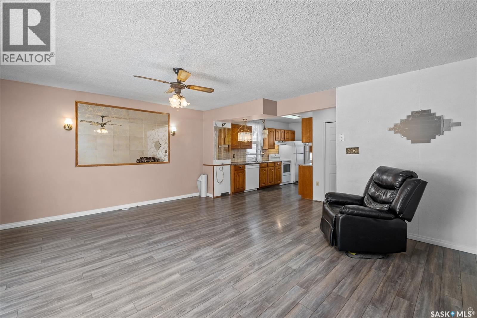 1167 1st Street E, Prince Albert, Saskatchewan  S6V 0C9 - Photo 2 - SK034215