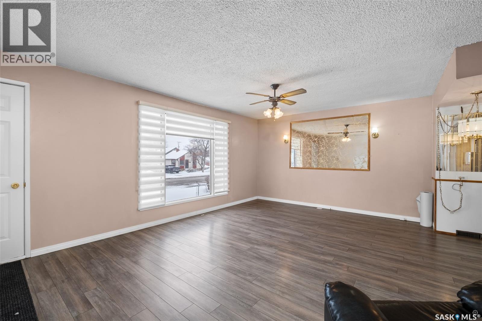 1167 1st Street E, Prince Albert, Saskatchewan  S6V 0C9 - Photo 3 - SK034215