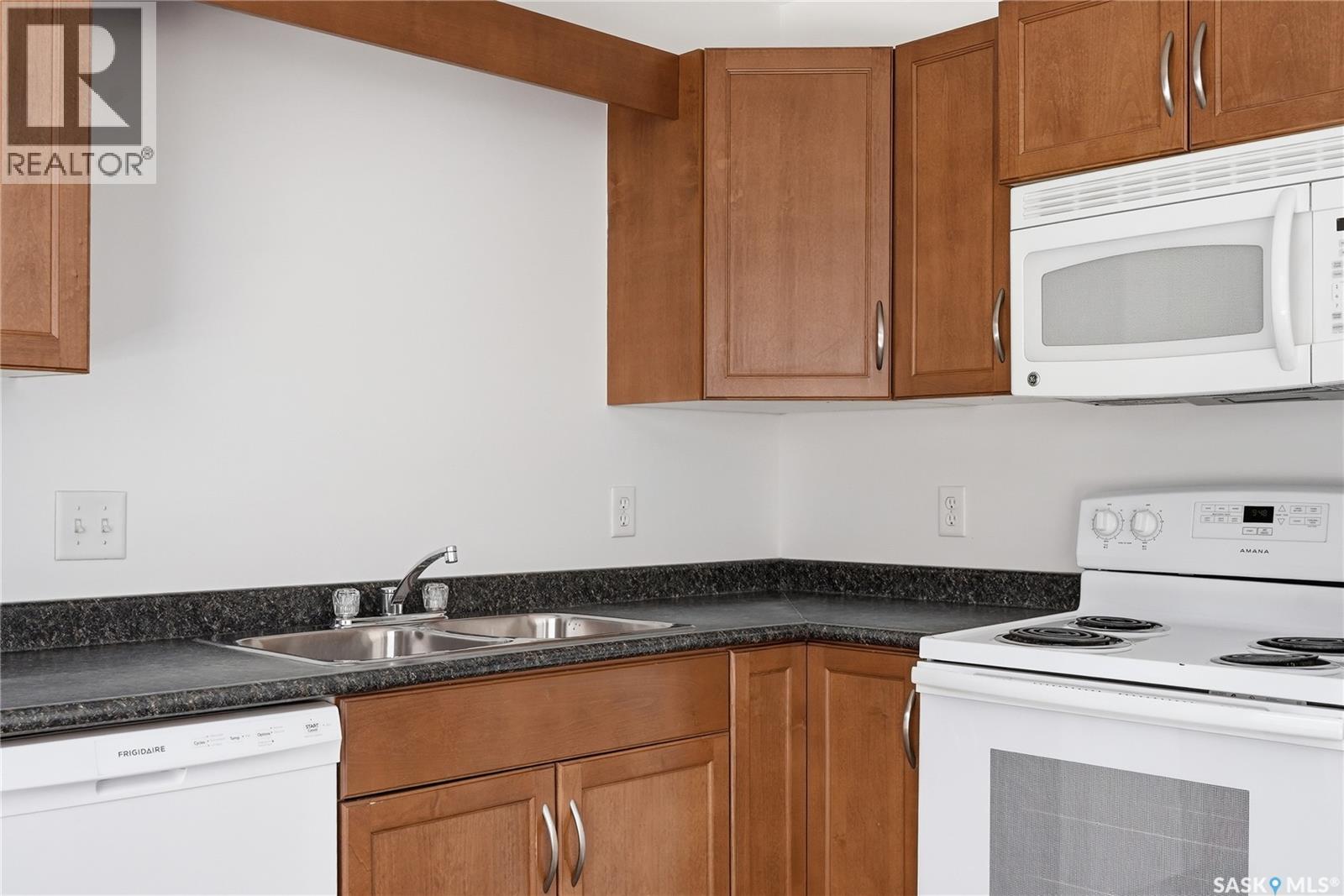 20 300 Maccormack Road, Martensville, Saskatchewan  S0K 0A2 - Photo 13 - SK034213