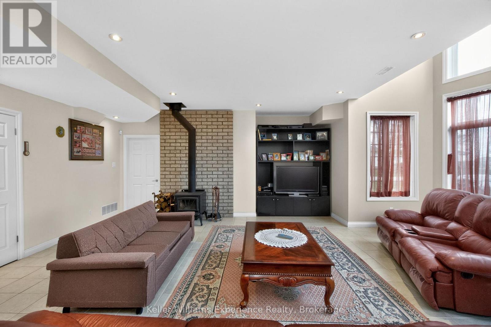 81 Silver Birch Crescent, Tay, Ontario  L0K 1R0 - Photo 8 - S13058134