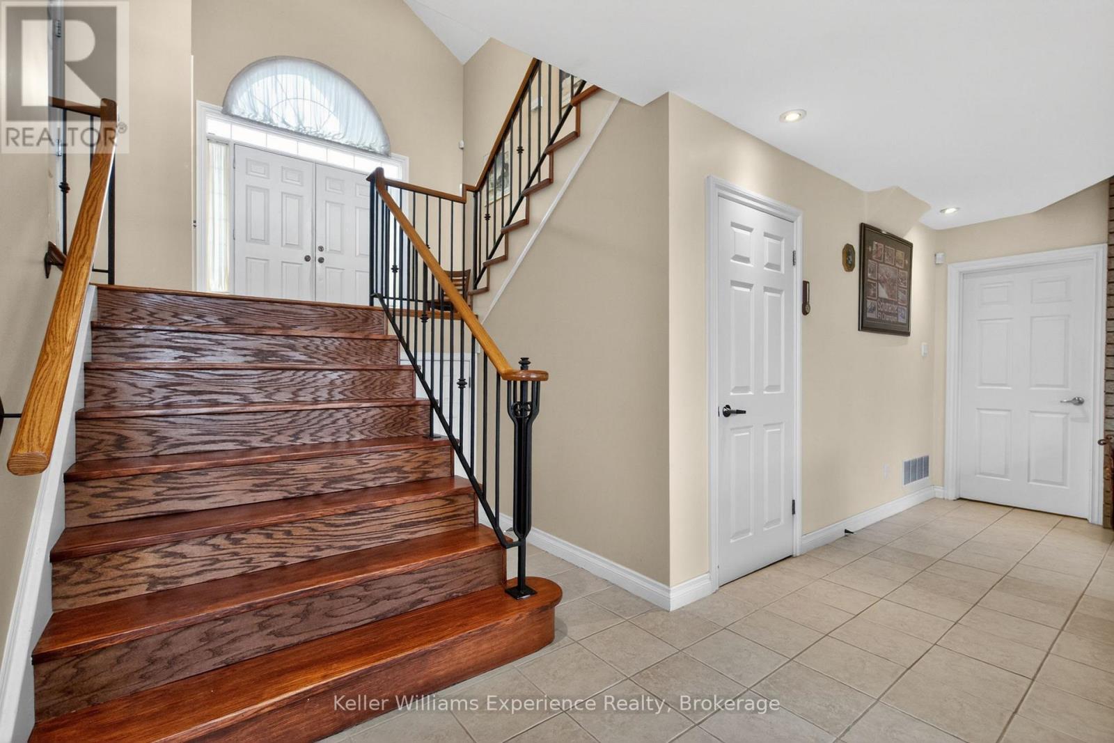 81 Silver Birch Crescent, Tay, Ontario  L0K 1R0 - Photo 6 - S13058134