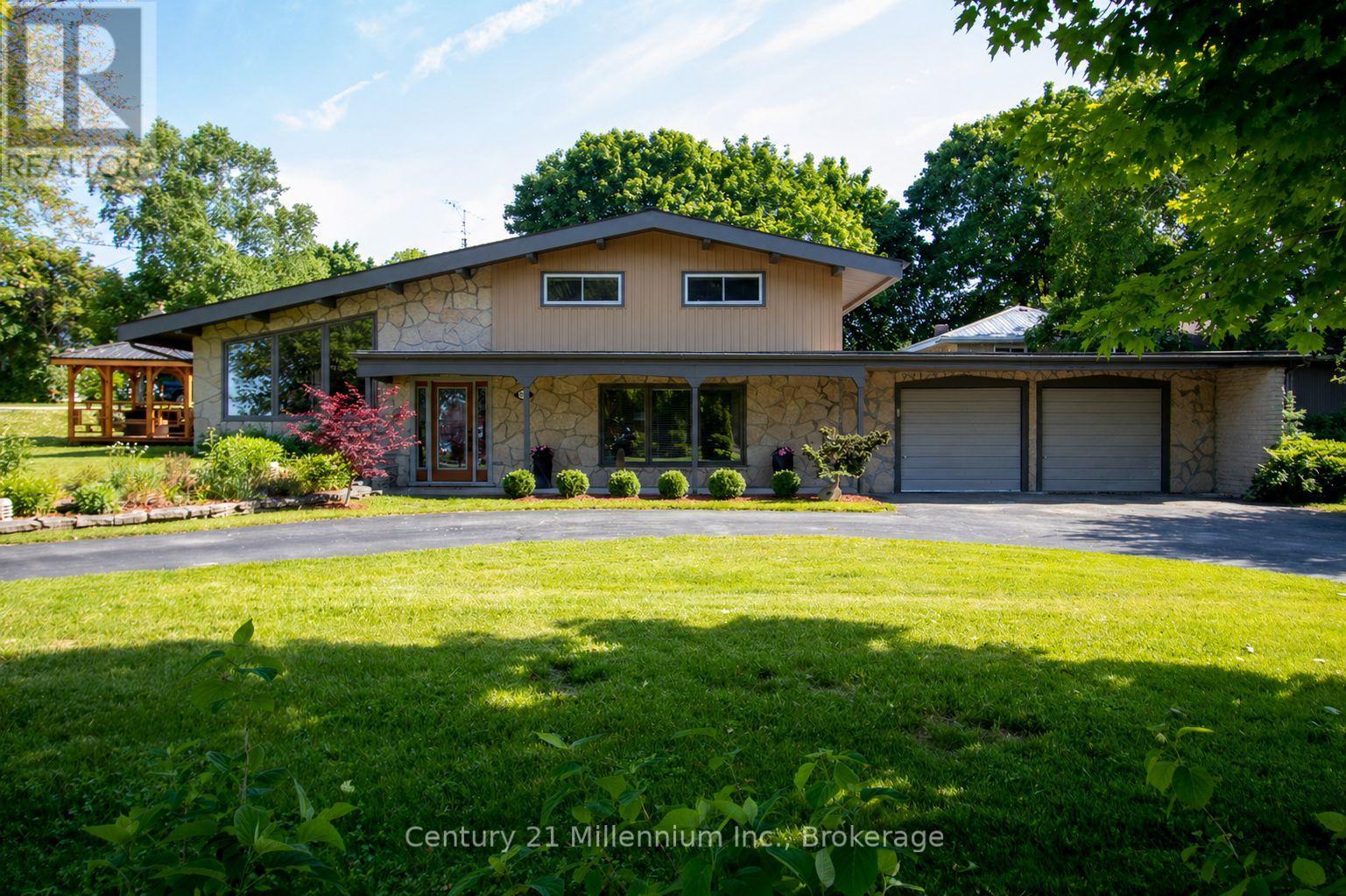 537 George Street, South Bruce Peninsula, Ontario  N0H 2T0 - Photo 1 - X12835918