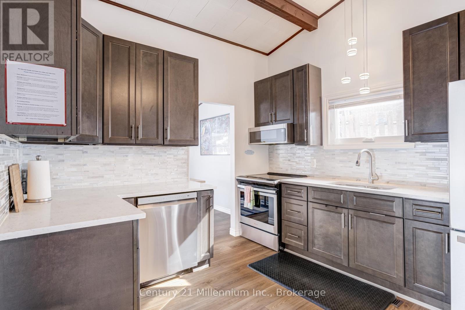 537 George Street, South Bruce Peninsula, Ontario  N0H 2T0 - Photo 28 - X12835918