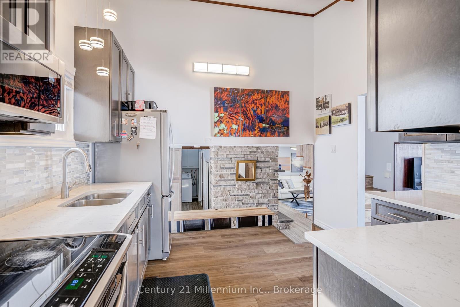 537 George Street, South Bruce Peninsula, Ontario  N0H 2T0 - Photo 25 - X12835918