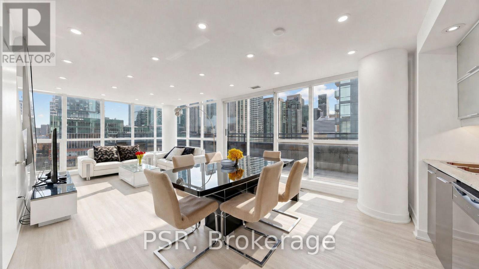 815 - 8 TELEGRAM MEWS, Toronto, Ontario