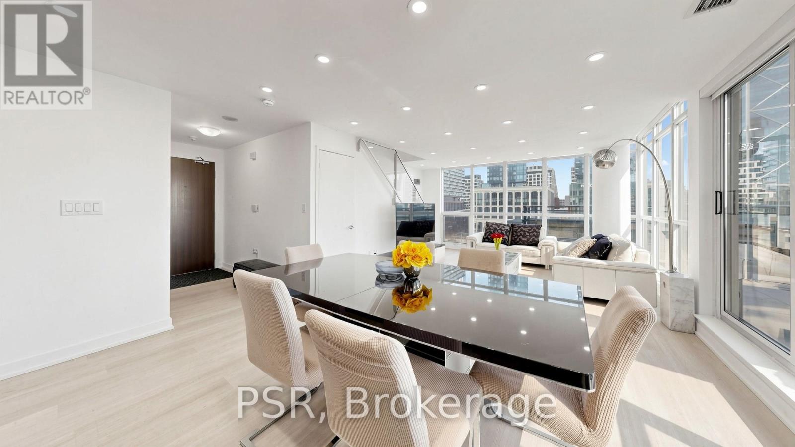 815 - 8 Telegram Mews, Toronto, Ontario  M5V 3Z5 - Photo 3 - C13038456