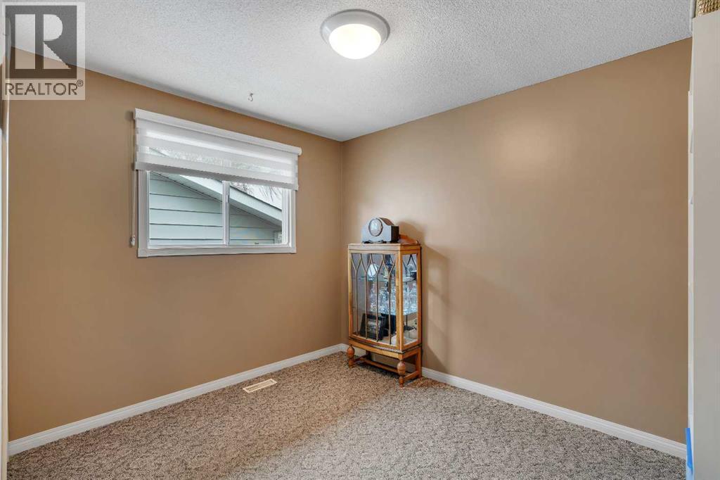 9 Mountain Place, Okotoks, Alberta  T1S 1G7 - Photo 36 - A2304951