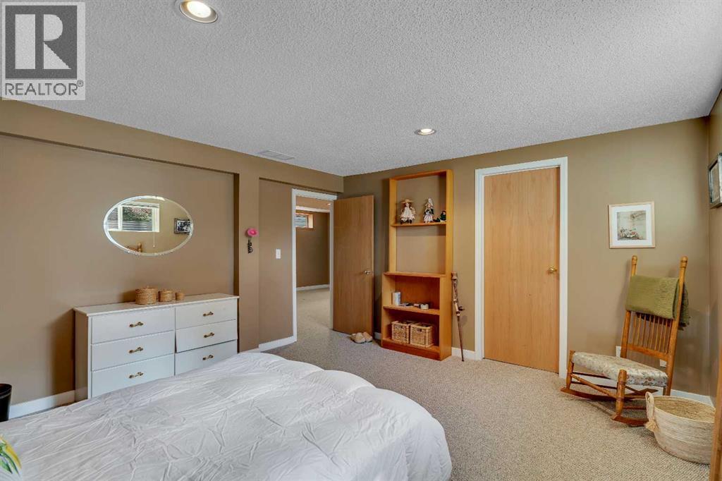 9 Mountain Place, Okotoks, Alberta  T1S 1G7 - Photo 44 - A2304951
