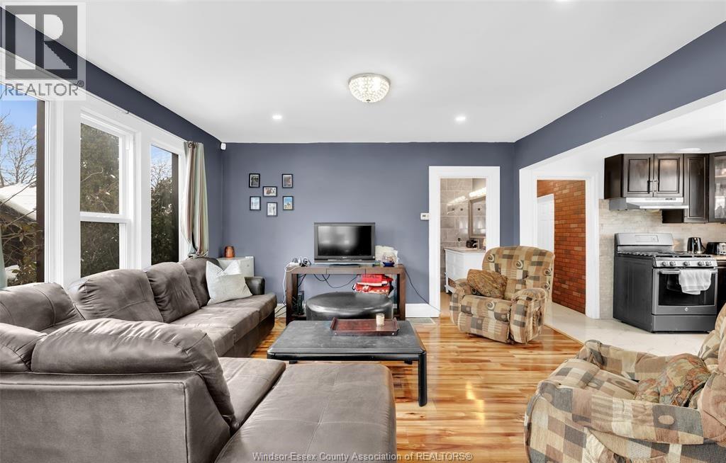 3484 Peter Street, Windsor, Ontario  N9C 1J3 - Photo 4 - 26009455