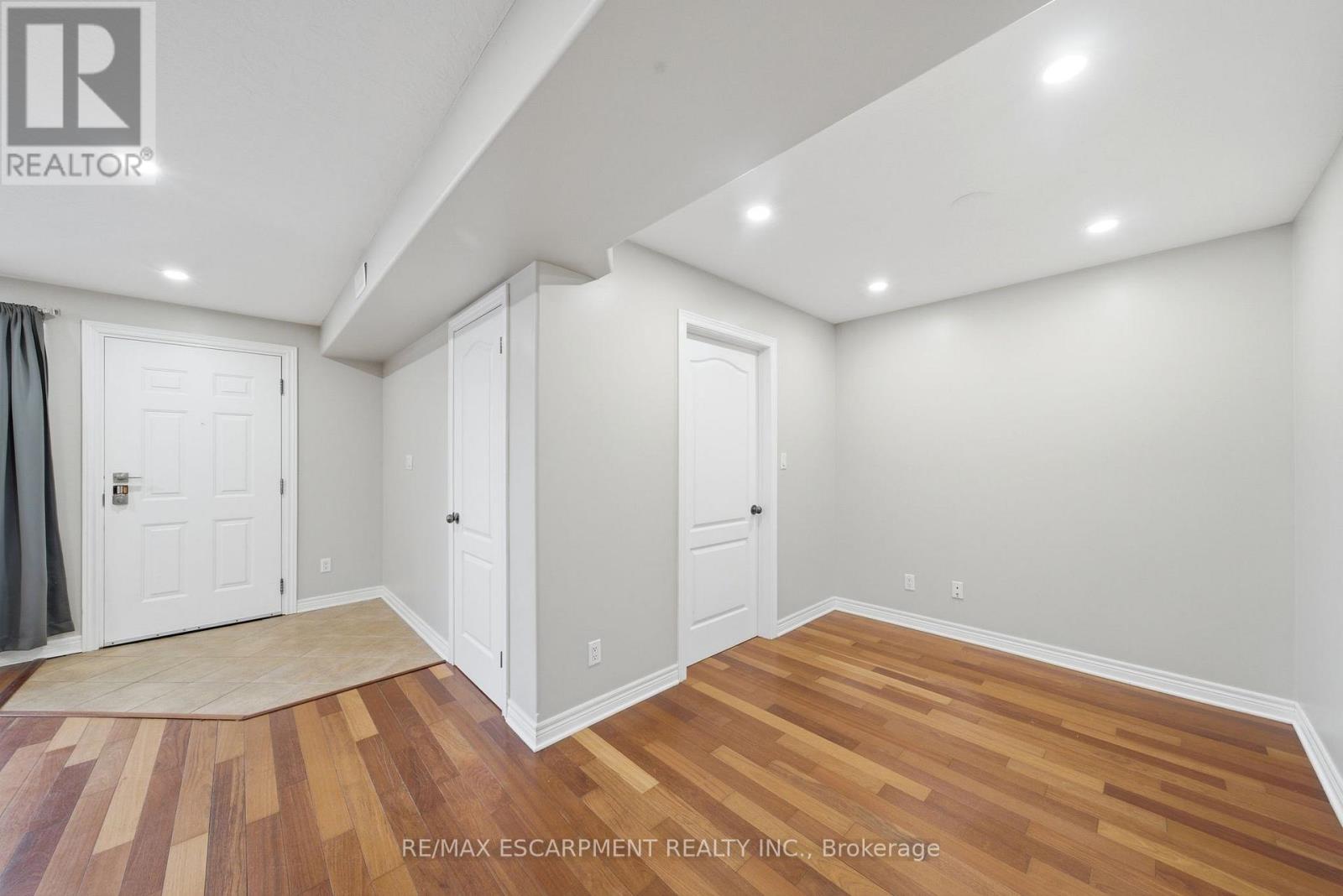 102 - 50 Whitlaw Way, Brant, Ontario  N3L 4C3 - Photo 4 - X13042348