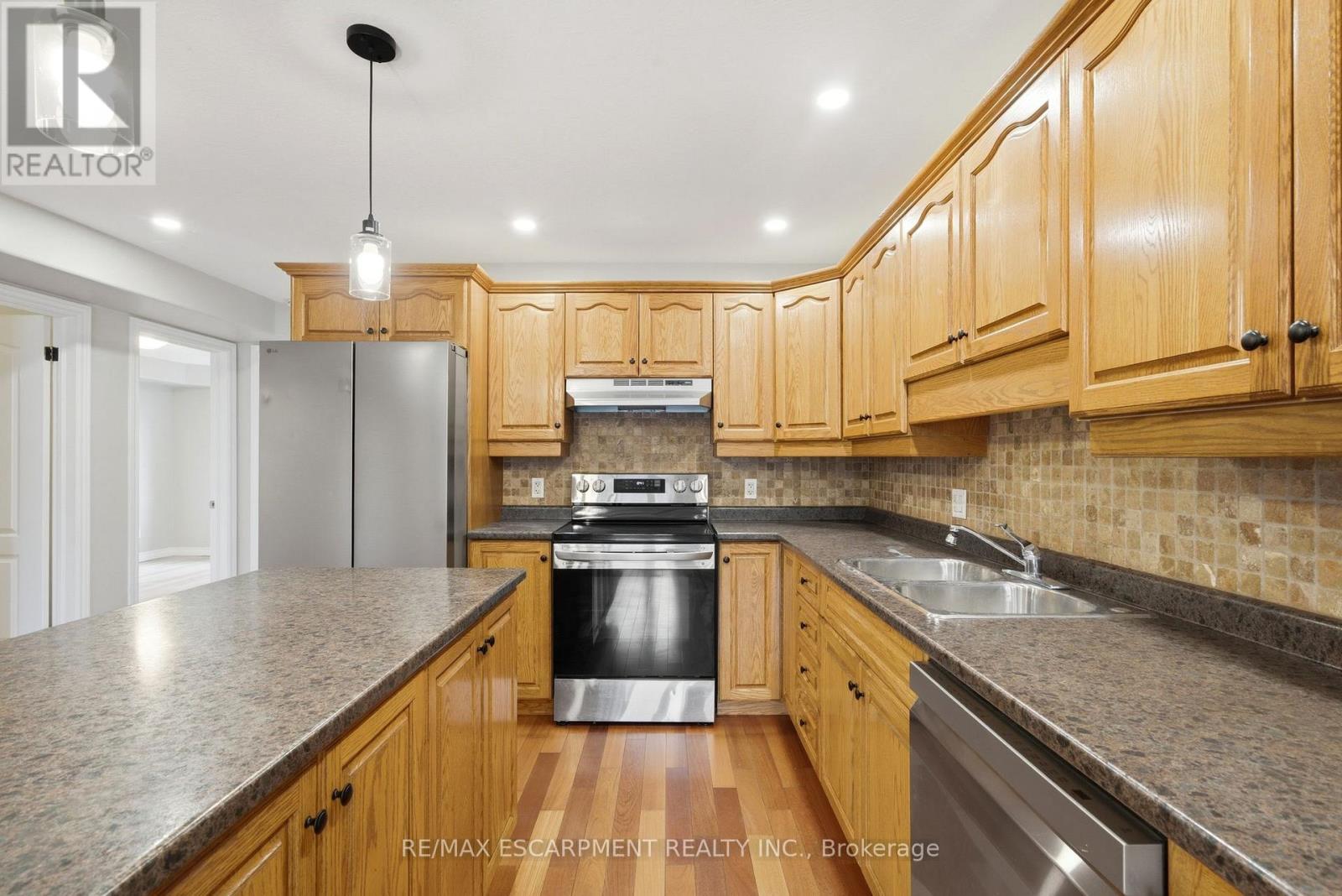 102 - 50 Whitlaw Way, Brant, Ontario  N3L 4C3 - Photo 7 - X13042348