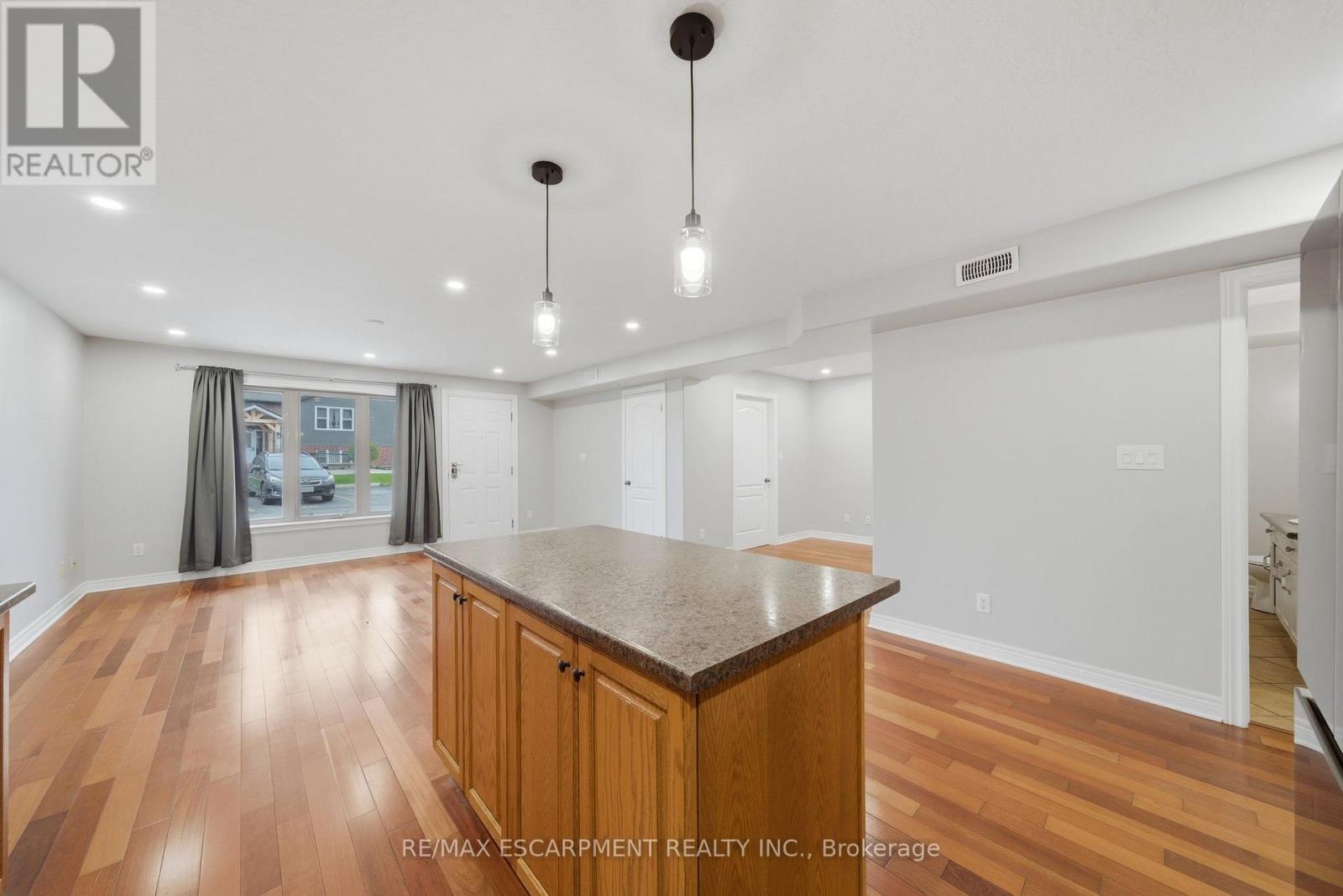 102 - 50 Whitlaw Way, Brant, Ontario  N3L 4C3 - Photo 8 - X13042348