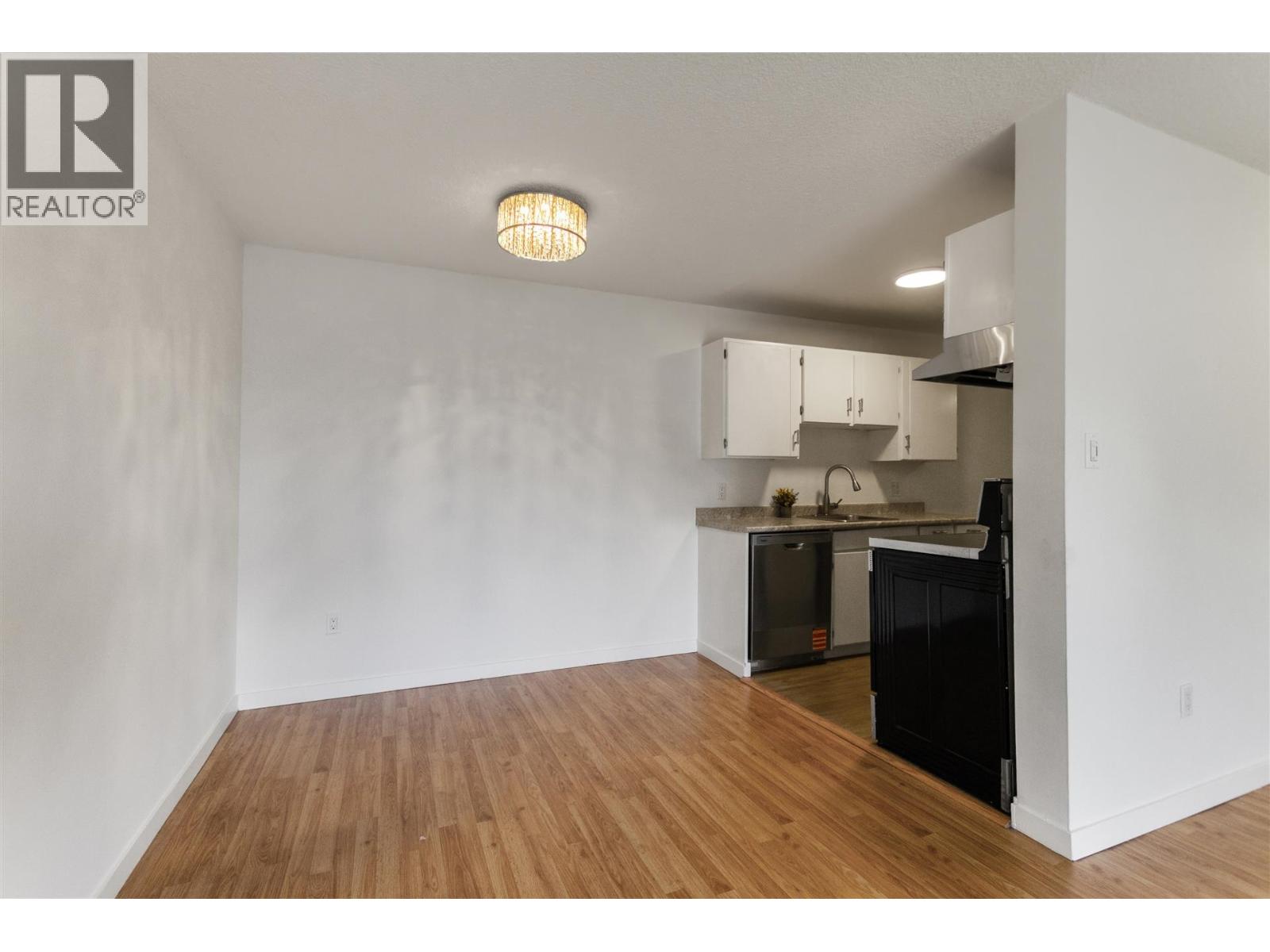 216 9202 Horne Street, Burnaby, British Columbia  V3N 4K2 - Photo 6 - R3117373