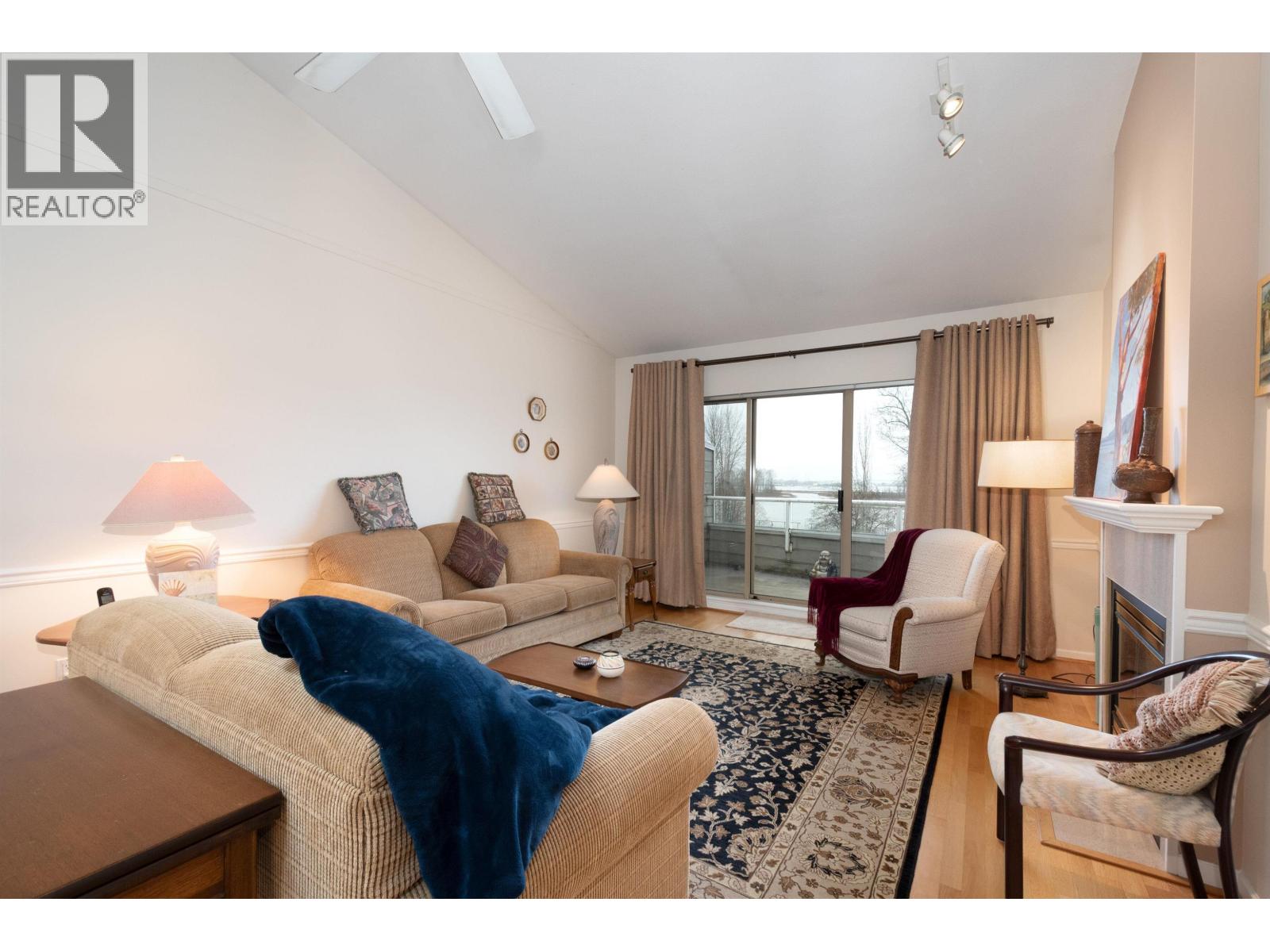 22 323 Governors Court, New Westminster, British Columbia  V3L 5S6 - Photo 3 - R3117374