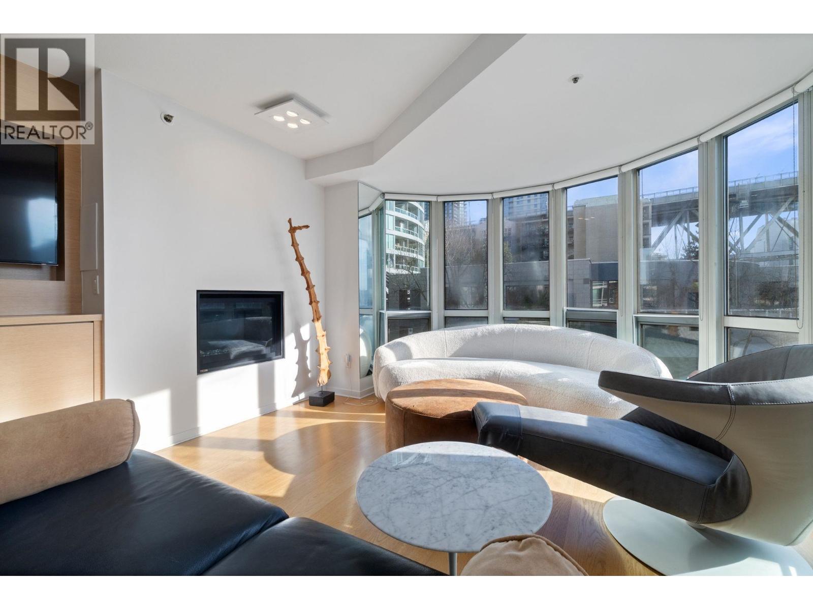 303 1501 Howe Street, Vancouver, British Columbia  V6Z 2P8 - Photo 2 - R3117379