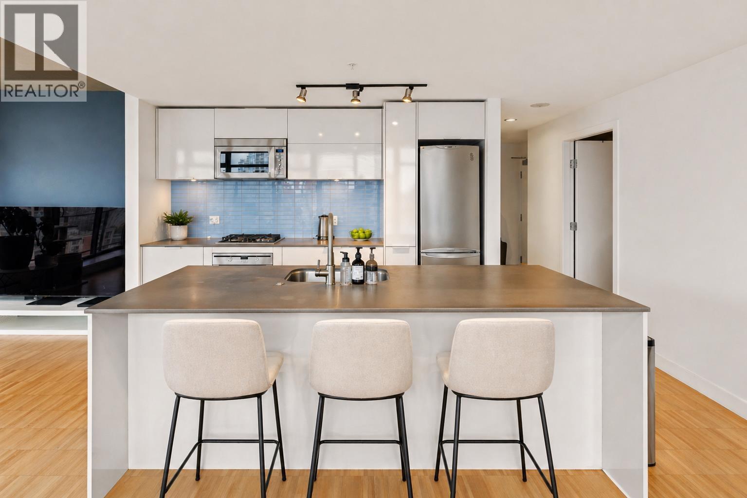 2105 108 W Cordova Street, Vancouver, British Columbia  V6B 0G5 - Photo 2 - R3117385