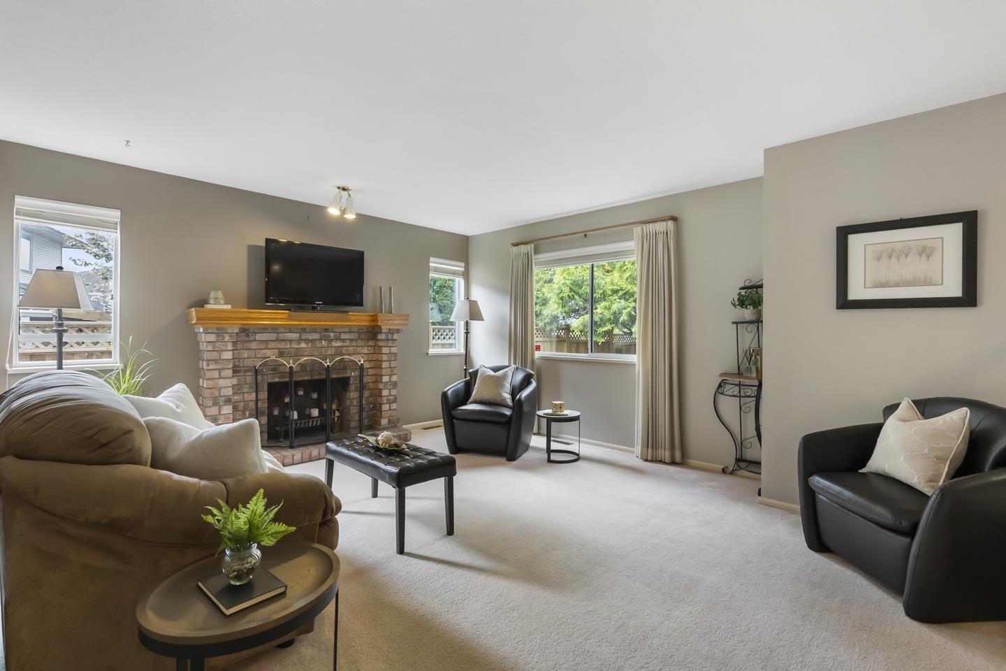 8129 154b Street, Surrey, British Columbia  V3S 7X9 - Photo 6 - R3115878