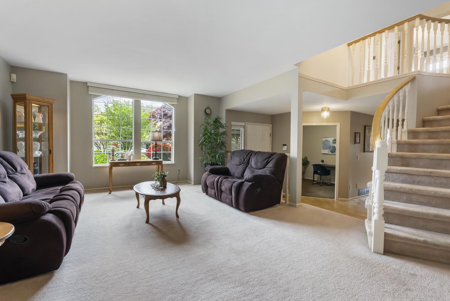 8129 154b Street, Surrey, British Columbia  V3S 7X9 - Photo 2 - R3115878