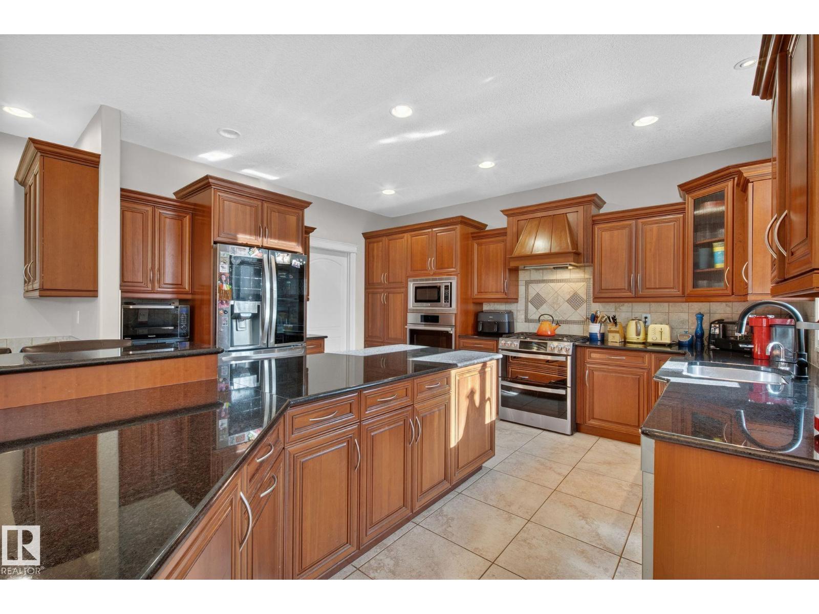 918 Hollingsworth Bn Nw, Edmonton, Alberta  T6R 3L3 - Photo 12 - E4484678