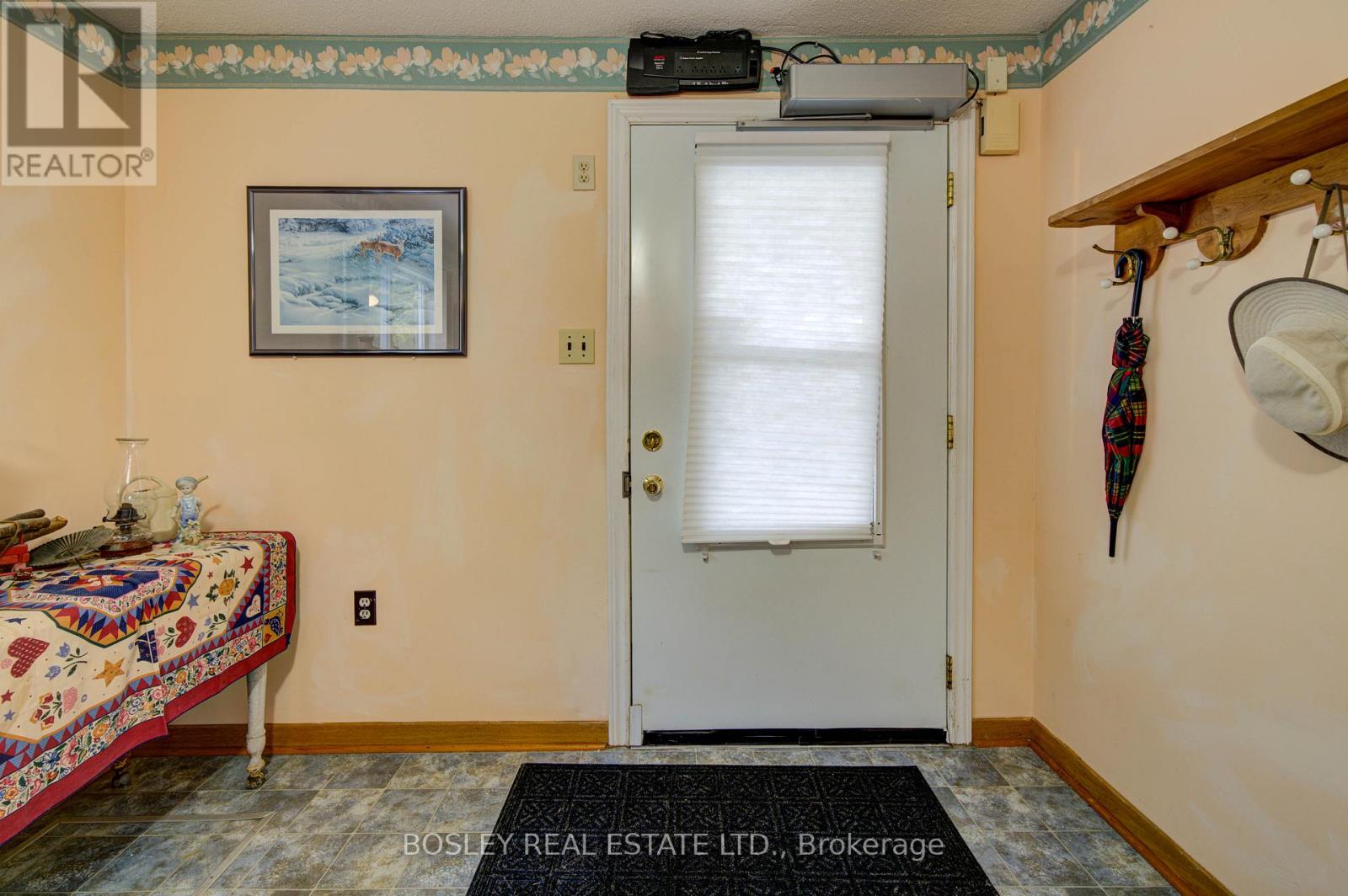 310 Tiny Beaches Road S, Tiny, Ontario  L0L 2J0 - Photo 8 - S12966378