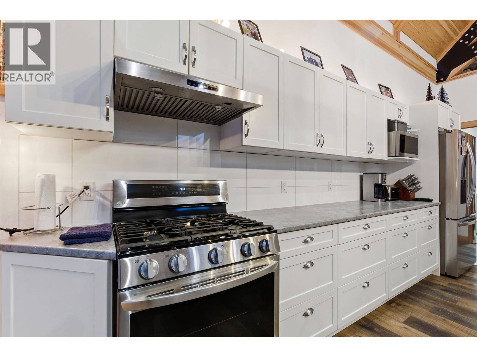 4164 Moser Road, Lac La Hache, British Columbia  V0K 1T0 - Photo 11 - R3086027