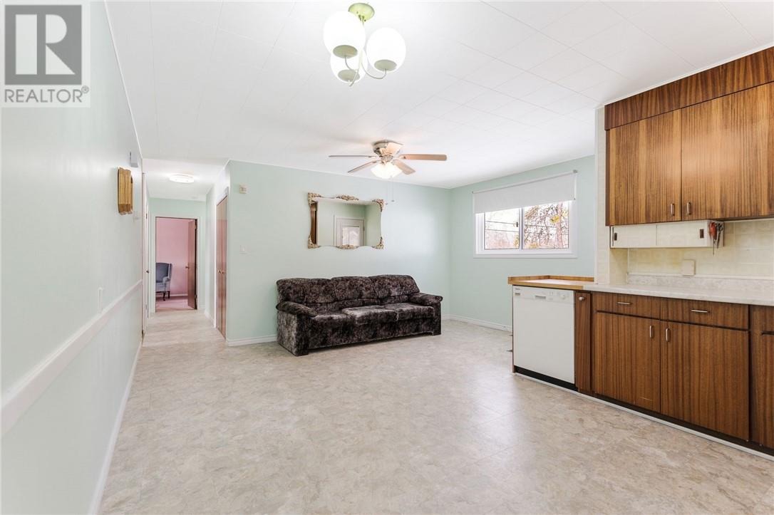 1680 Fourth Street, Val Caron, Ontario  P3N 1K3 - Photo 12 - 2127325