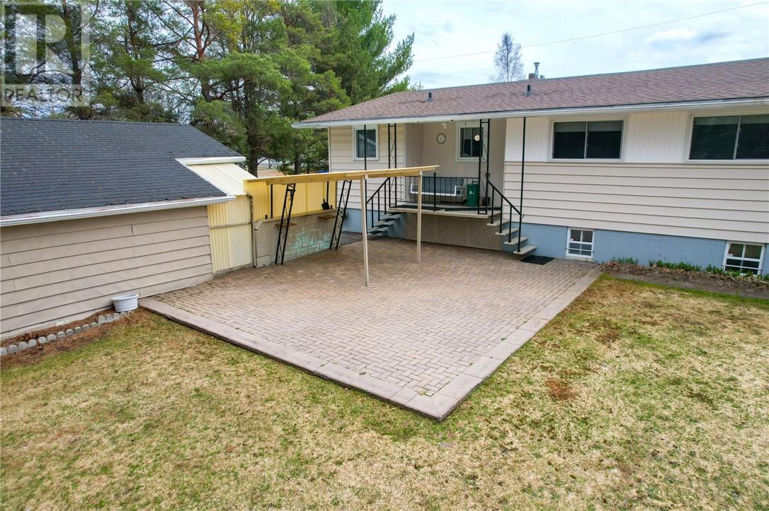 1680 Fourth Street, Val Caron, Ontario  P3N 1K3 - Photo 5 - 2127325