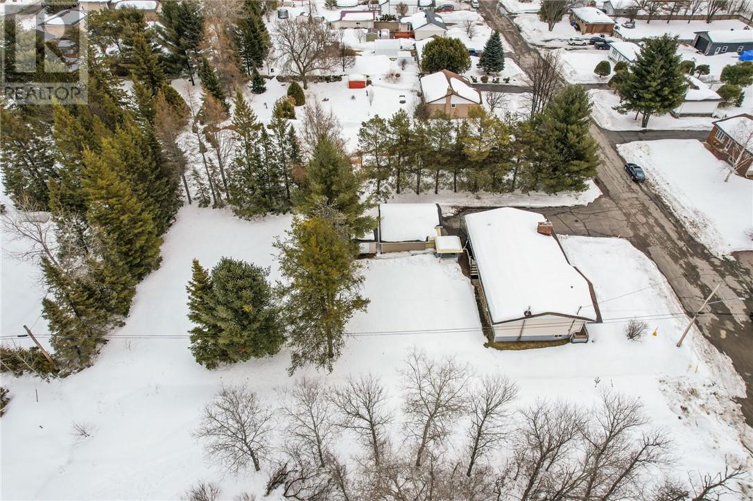 1680 Fourth Street, Val Caron, Ontario  P3N 1K3 - Photo 64 - 2127325