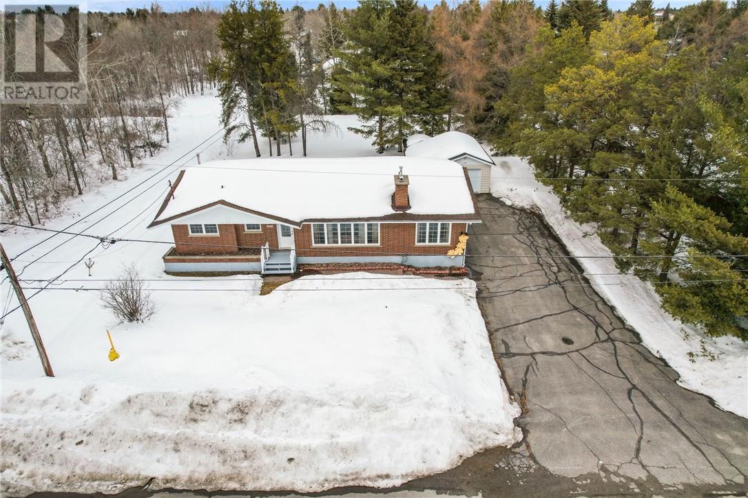 1680 Fourth Street, Val Caron, Ontario  P3N 1K3 - Photo 4 - 2127325