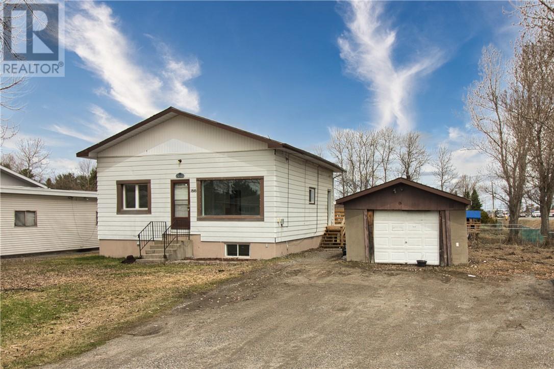 1616 Fourth Street, Val Caron, Ontario  P3N 1R4 - Photo 1 - 2127341