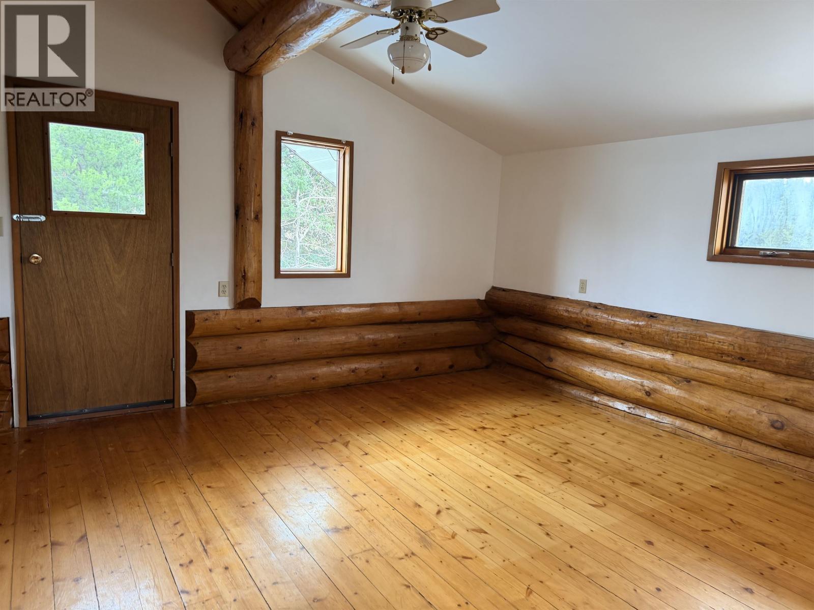 3642 Spokin Lake Road, 150 Mile House, British Columbia  V0K 2G0 - Photo 11 - R3117085