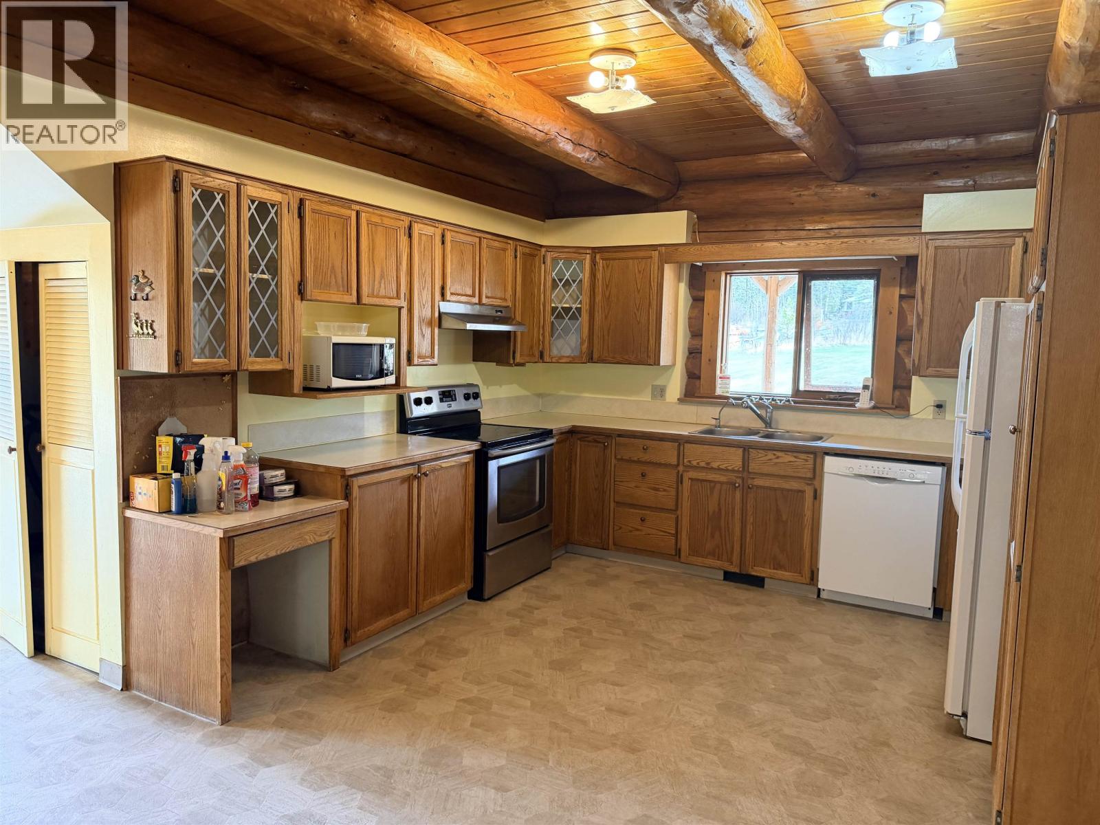 3642 Spokin Lake Road, 150 Mile House, British Columbia  V0K 2G0 - Photo 7 - R3117085