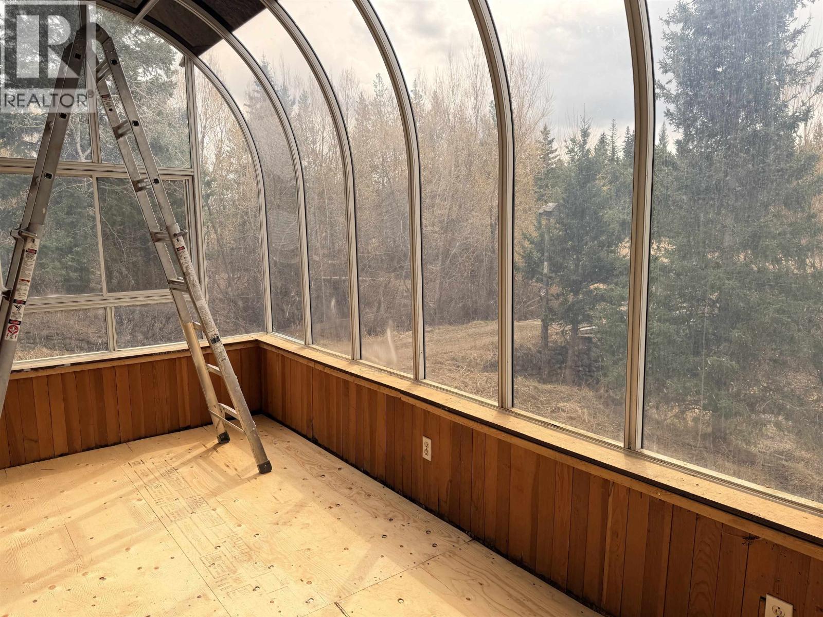 3642 Spokin Lake Road, 150 Mile House, British Columbia  V0K 2G0 - Photo 15 - R3117085