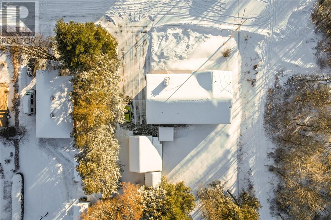 1680 Fourth Street, Val Caron, Ontario  P3N 1K3 - Photo 59 - 2127325