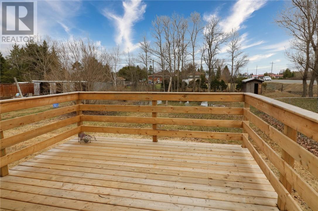 1616 Fourth Street, Val Caron, Ontario  P3N 1R4 - Photo 4 - 2127341