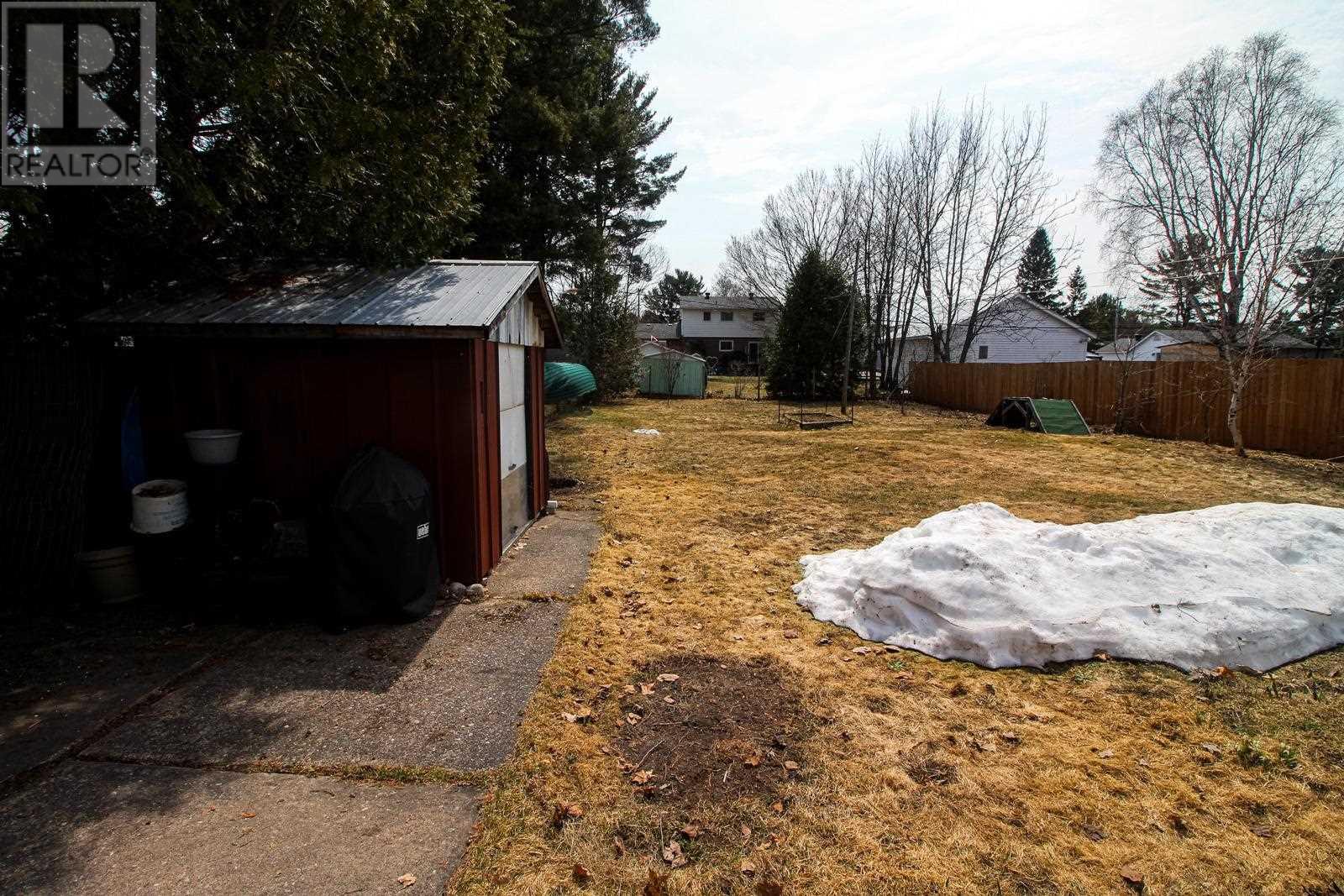 39 Lawson Ave, Sault Ste. Marie, Ontario  P6B 4E8 - Photo 32 - SM260813