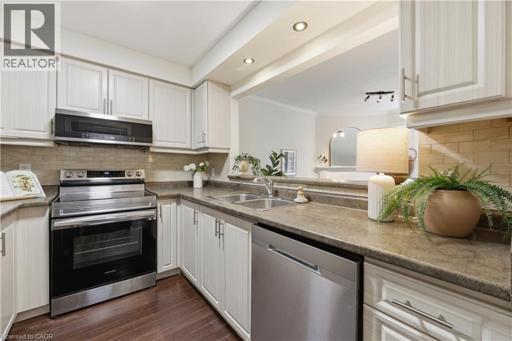 2880 Headon Forest Drive Unit# 10, Burlington, Ontario  L7M 4H2 - Photo 13 - 40824341