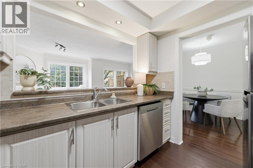 2880 Headon Forest Drive Unit# 10, Burlington, Ontario  L7M 4H2 - Photo 11 - 40824341