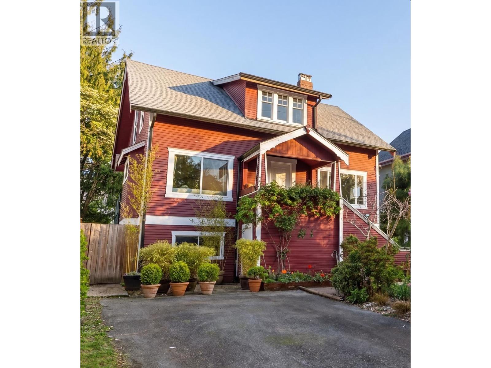 4578 MOSS STREET, vancouver, British Columbia