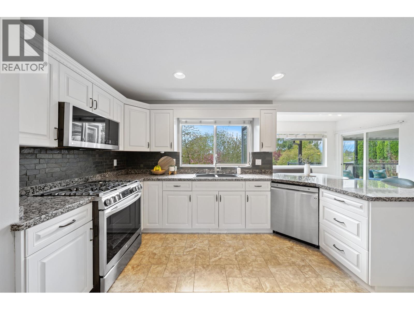 10519 Slatford Street, Maple Ridge, British Columbia  V2W 1V8 - Photo 8 - R3117406