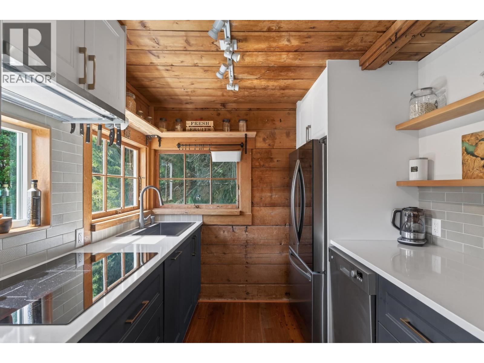 1371 Borthwick Road, North Vancouver, British Columbia  V7K 1X9 - Photo 12 - R3117408