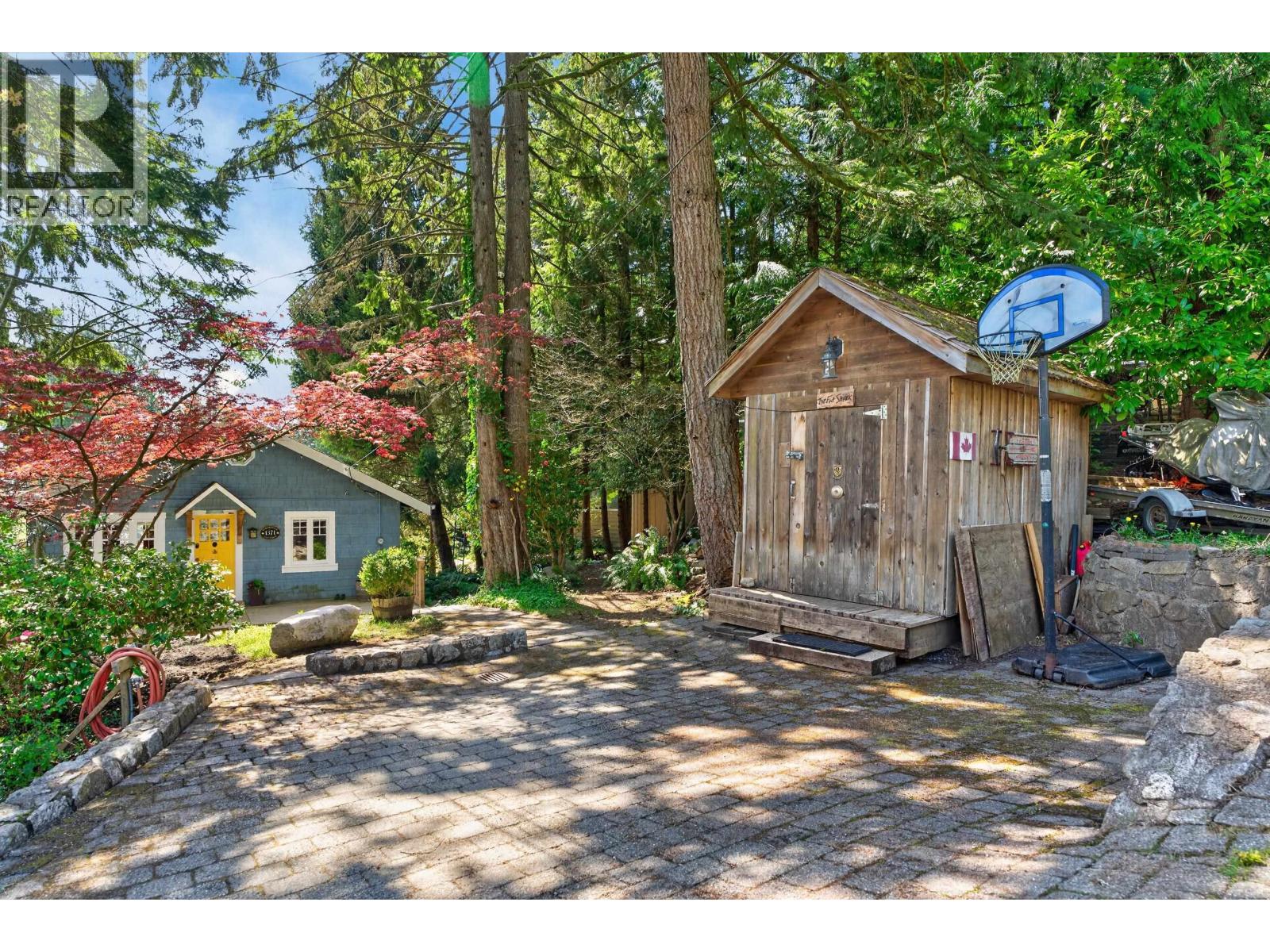 1371 Borthwick Road, North Vancouver, British Columbia  V7K 1X9 - Photo 2 - R3117408