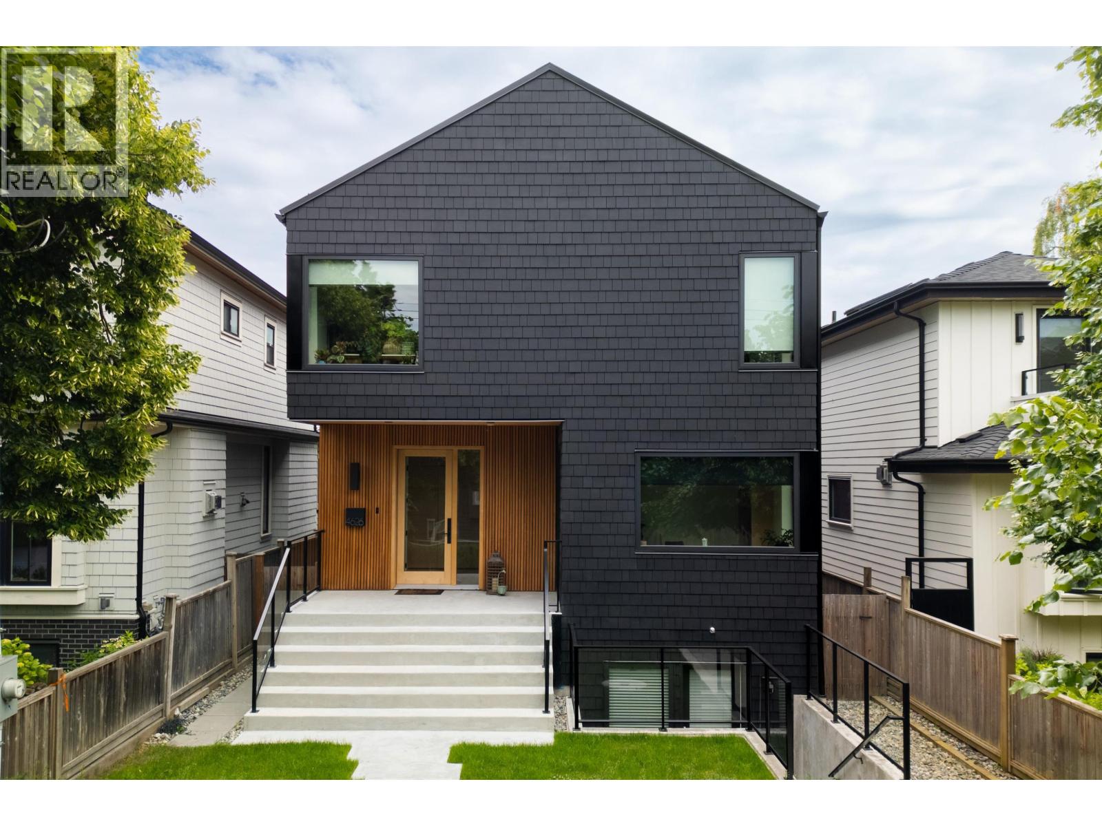 4626 Windsor Street, Vancouver, British Columbia  V5V 4P7 - Photo 2 - R3117411