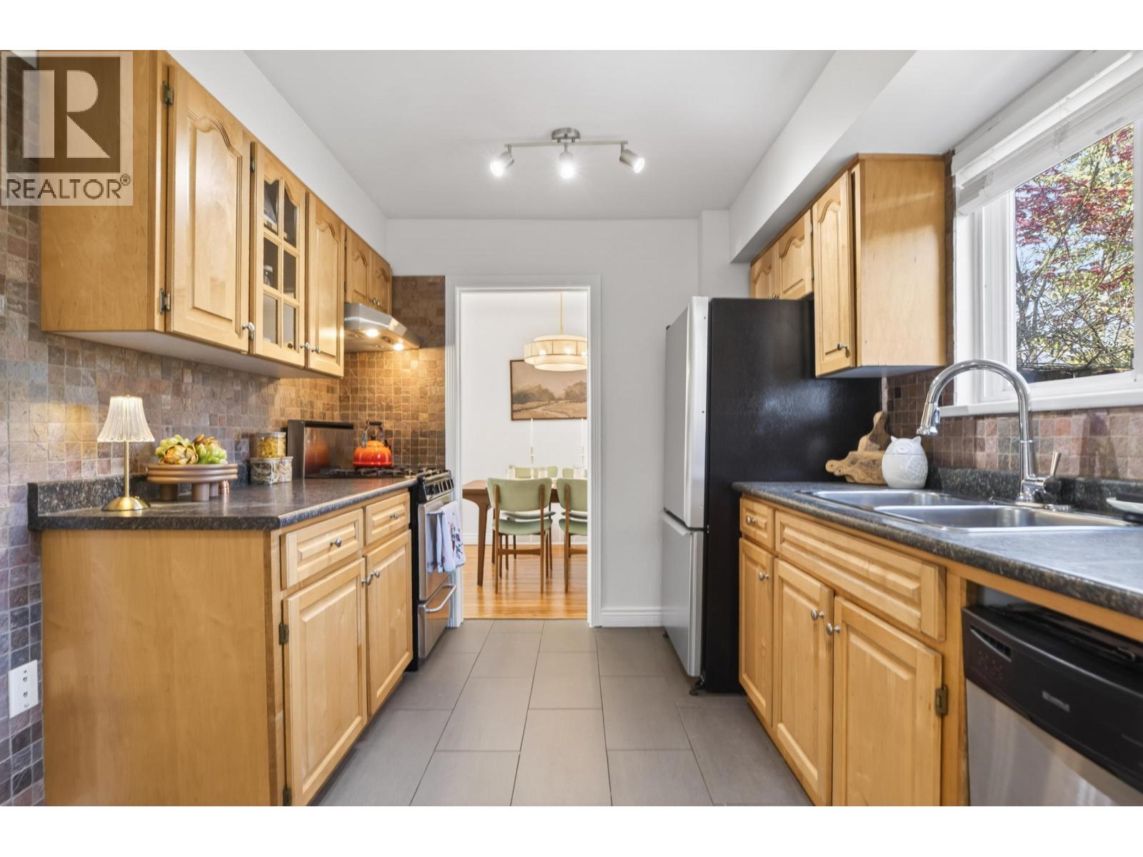 1009 E 14th Avenue, Vancouver, British Columbia  V5T 2P1 - Photo 11 - R3117429